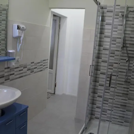 B&B Red House Garlate Esterno foto